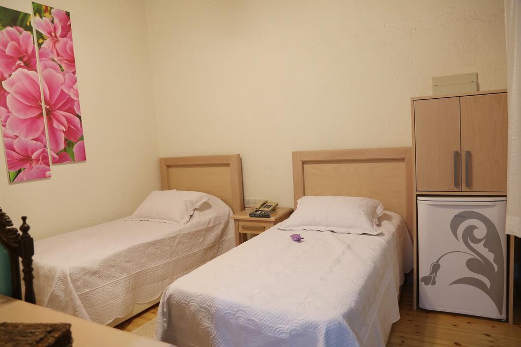 Cypriot Swallow Boutique Hotel Nicosia Room photo