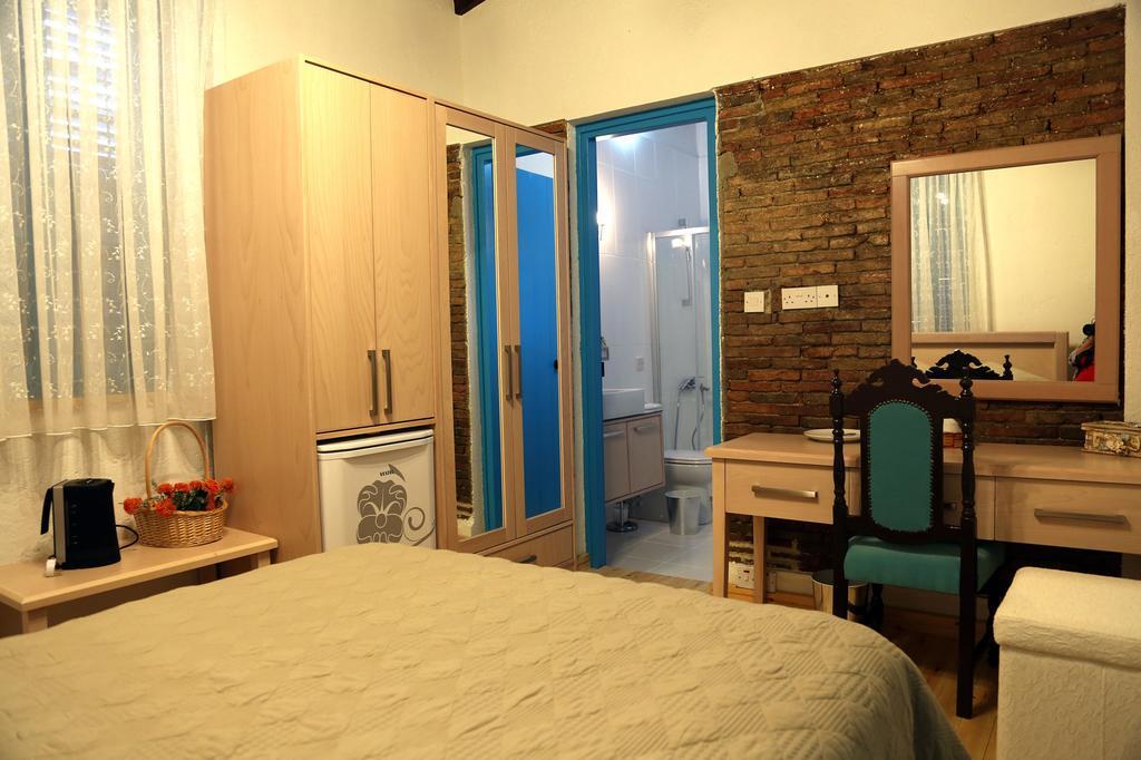 Cypriot Swallow Boutique Hotel Nicosia Room photo